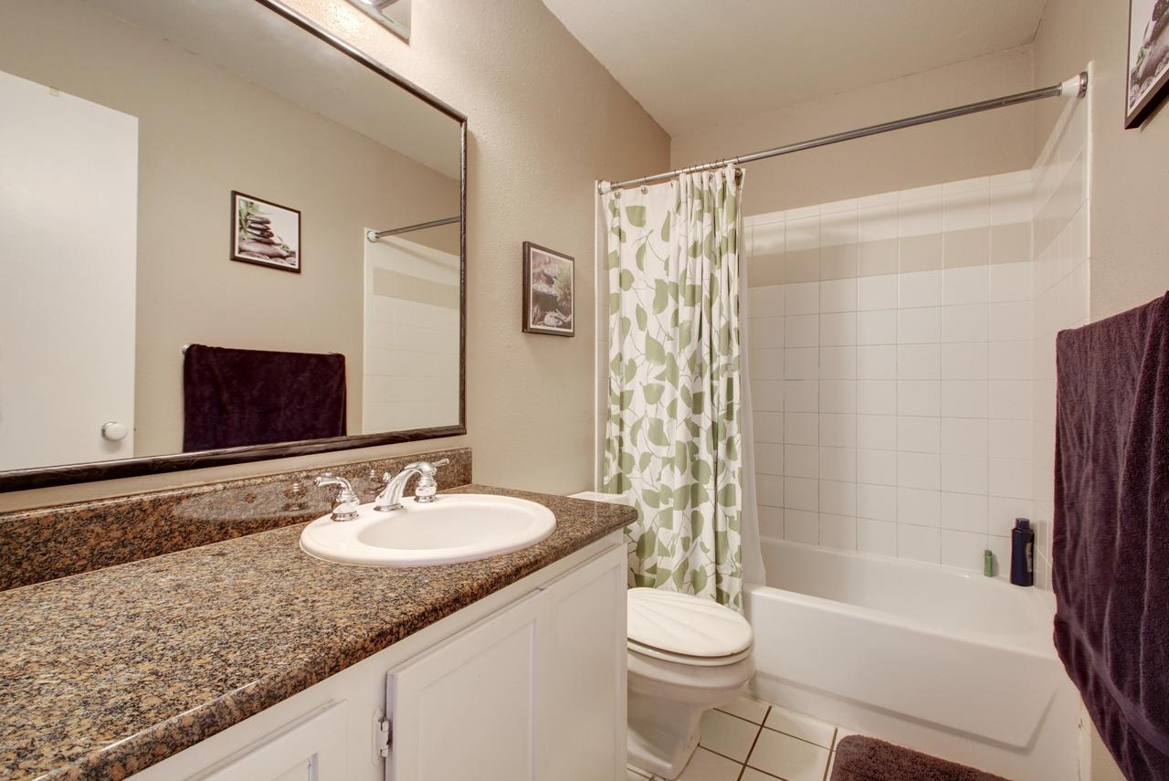 Austinstays 2 Bedroom Downtown Suite Екстер'єр фото