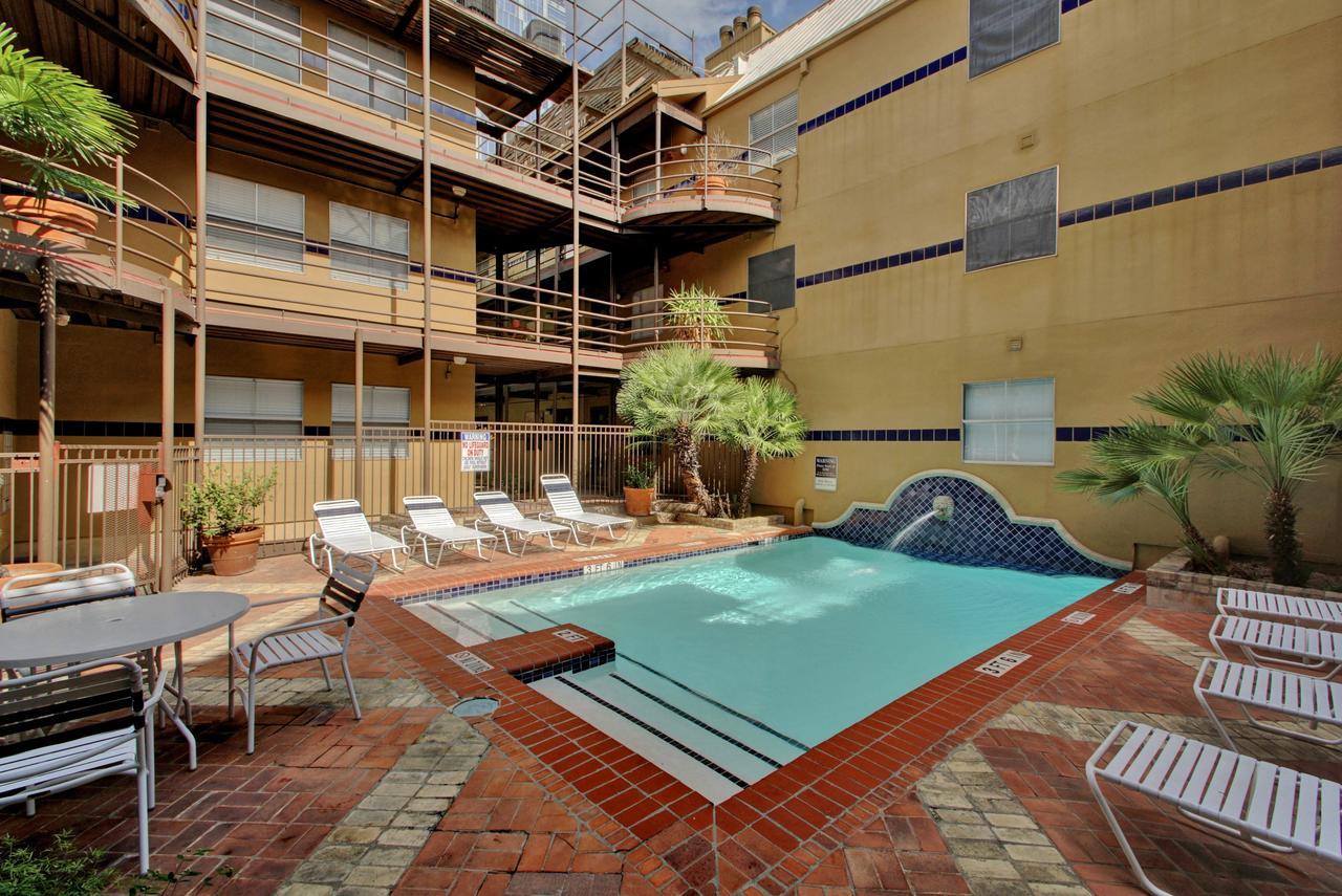 Austinstays 2 Bedroom Downtown Suite Екстер'єр фото