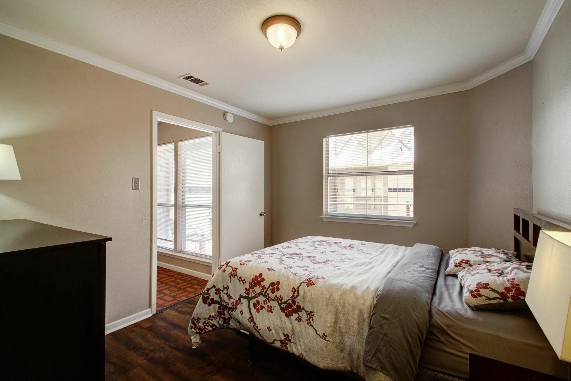 Austinstays 2 Bedroom Downtown Suite Екстер'єр фото
