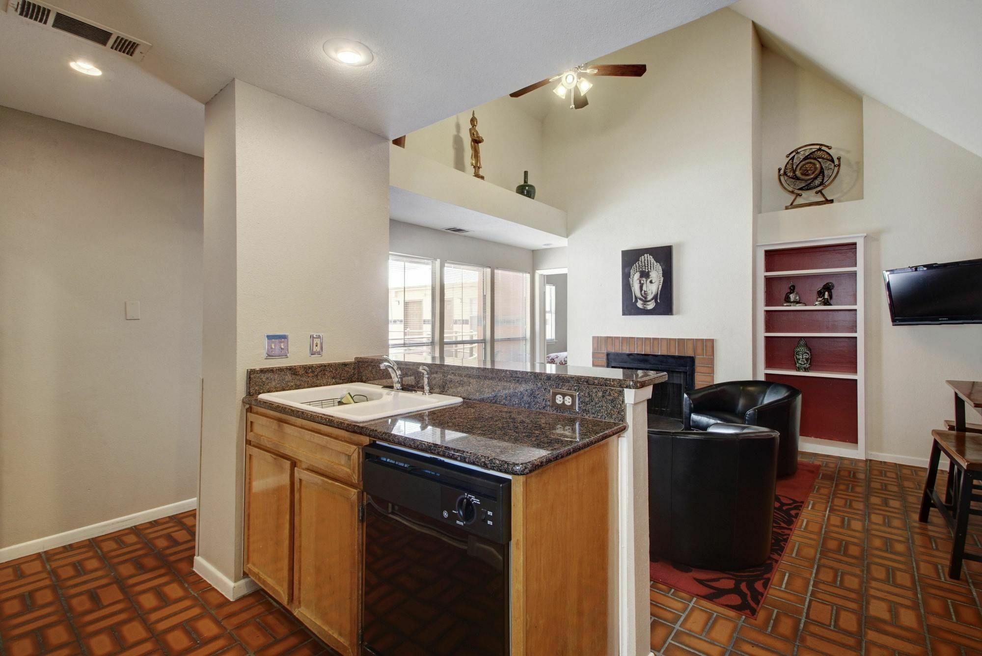 Austinstays 2 Bedroom Downtown Suite Екстер'єр фото