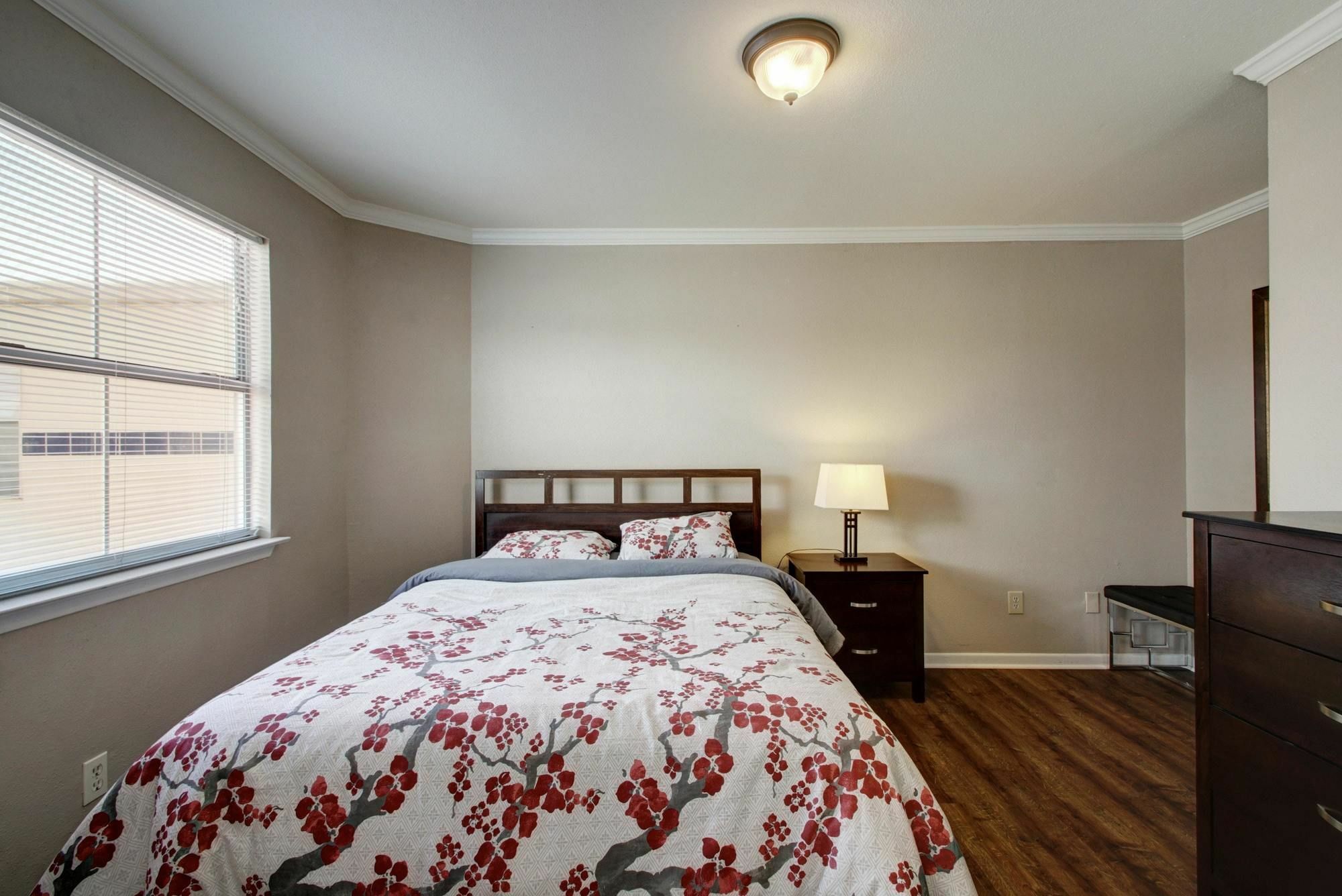 Austinstays 2 Bedroom Downtown Suite Екстер'єр фото