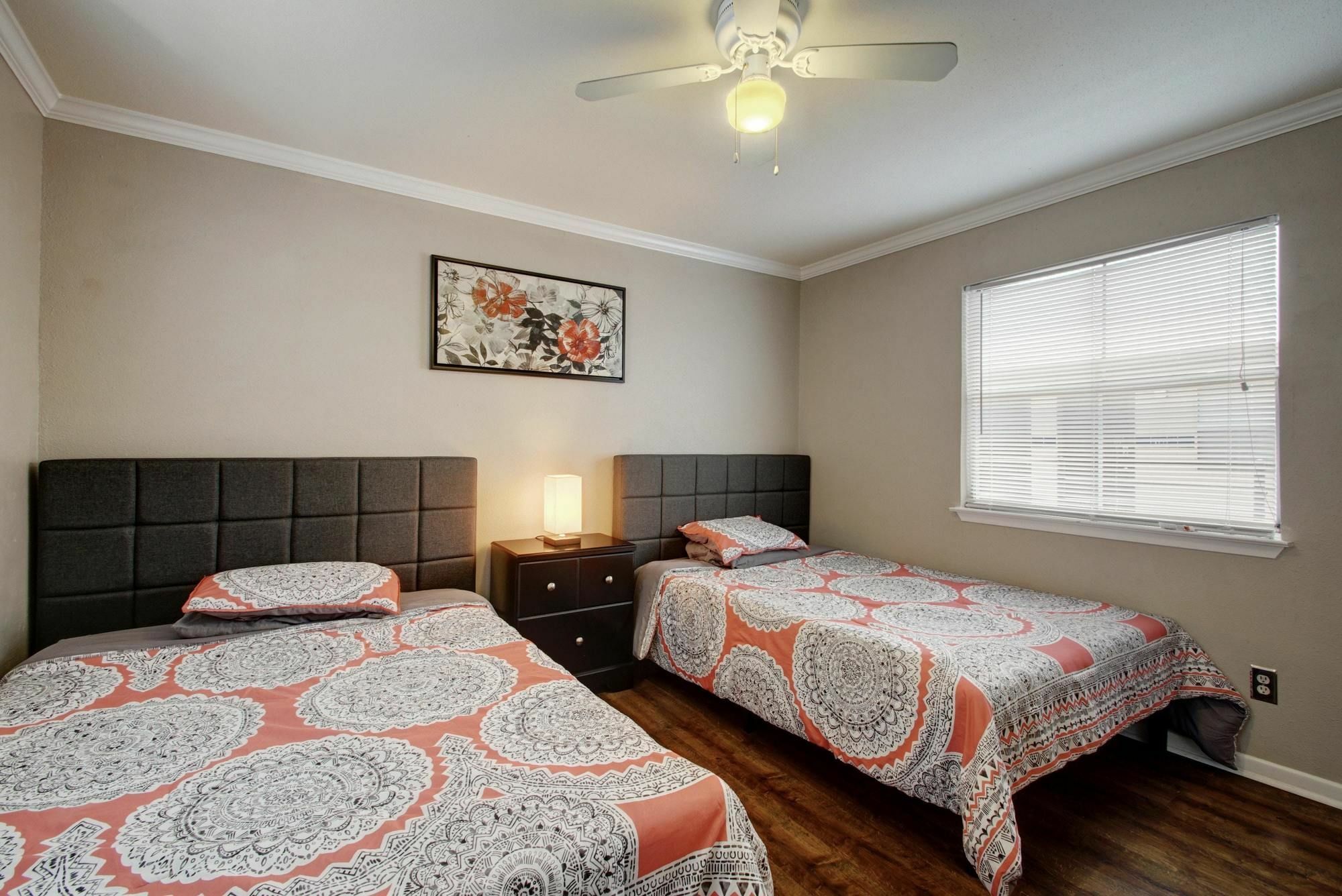 Austinstays 2 Bedroom Downtown Suite Екстер'єр фото